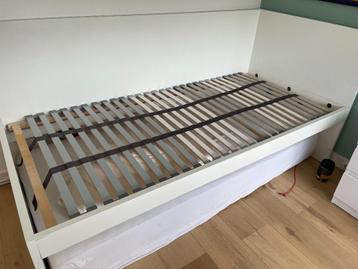 Eenpersoonsbed met matras van Ikea - afbeelding 2 Eenpersoonsbed met matras van Ikea - afbeelding 2