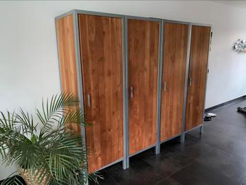 Moderne teak houten garderobe / kledingkast (4x)