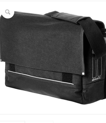  Beste webwinkel 2022 Basil Urban Fold Messenger 16L Zwart