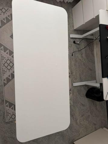 IKEA BEKANT wit bureau – solide 160-80 cm - afbeelding 1 IKEA BEKANT wit bureau – solide 160-80 cm - afbeelding 1