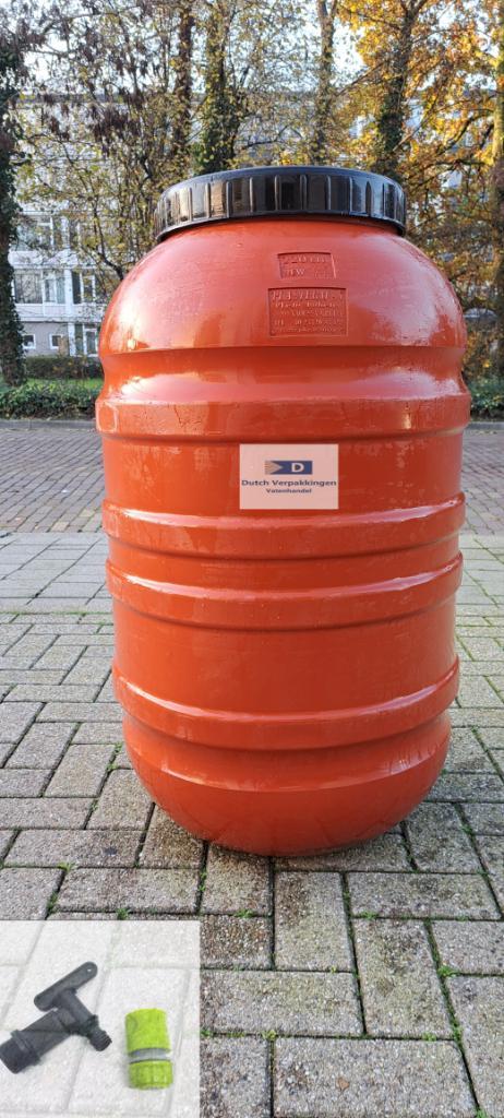 220 liter vat met draaideksel l, Tuin en Terras, Regentonnen, Gebruikt, Kunststof, 150 liter of meer, Met kraantje, Ophalen of Verzenden