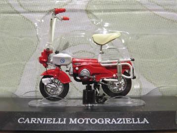 Carnielli Motograziella brommer 1:18 red (M022)