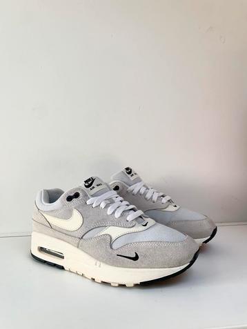 Nike Air Max 1 “Mini swoosh pure platinum” Maat 38,5