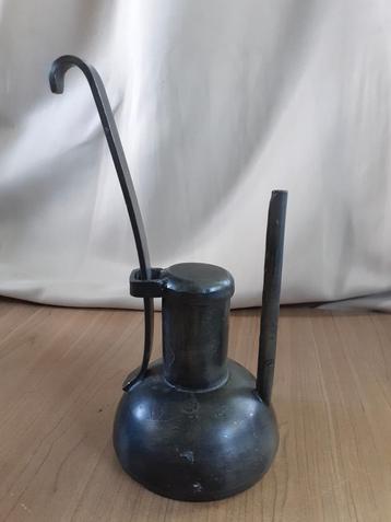 Retro, vintage tinnen olielamp, snottebel. Gesigneerd