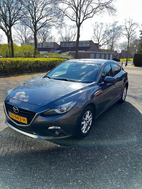 Mazda 3 Hatchback Skyactiv-d 150 pk 2015 Grijs, Auto's, Mazda, Particulier, ABS, Airbags, Alarm, Bluetooth, Centrale vergrendeling