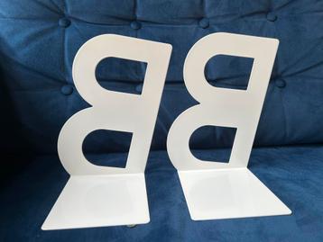 Boekensteunen B van Ikea - afbeelding 3 Boekensteunen B van Ikea - afbeelding 3