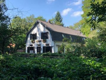 10 persoons vakantiehuis + 4-6 p. chalets Grave + groepsveld beschikbaar voor biedingen