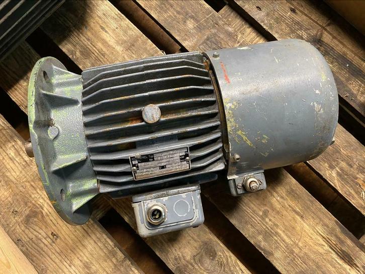Landert Bulach motor, type: 100L 28-RAPM6c, 1.5kW, Doe-het-zelf en Verbouw, Motoren, Gebruikt, Elektromotor, Ophalen of Verzenden
