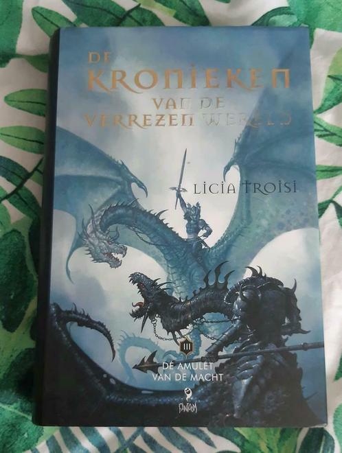 Licia Troisi: Kronieken van de Verrezen Wereld 3, amulet NL, Boeken, Fantasy, Ophalen of Verzenden