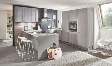 Grote luxe keuken inclusief apparatuur.  beschikbaar voor biedingen