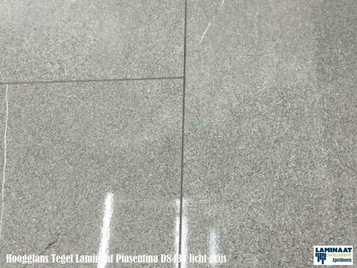 Actie Hoogglans Tegel Laminaat Piasentina Grijs 8mm dik, Huis en Inrichting, Stoffering | Vloerbedekking, Nieuw, Laminaat, Grijs
