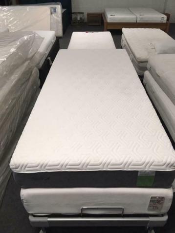 Showroommatrassen Eastborn, Curem, Tempur, Velda, Auping,  beschikbaar voor biedingen