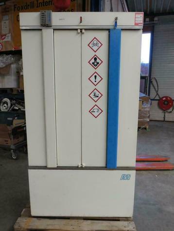 chemiekast milieukast veiligheidskast in nette staat  beschikbaar voor biedingen