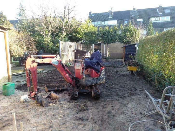 minigraver te huur met machinist, Zakelijke goederen, Machines en Bouw | Kranen en Graafmachines, Ophalen