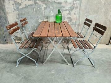 Oude vintage tuinset tuintafel klaptafel+ terrasstoelen beschikbaar voor biedingen
