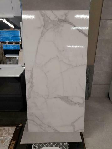 SUPERACTIE! 60X120 CM CARRARA GLANS MARMERLOOK €22,50 PM2 beschikbaar voor biedingen