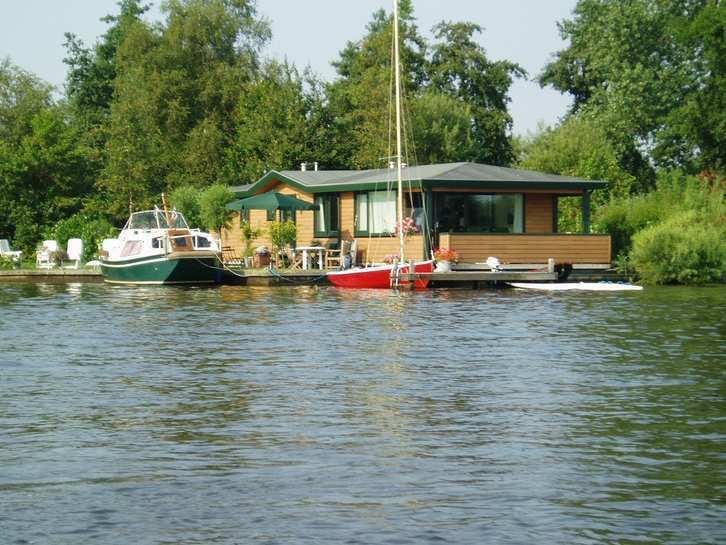 Uniek gelegen woonboten in nationaal park de Alde Feanen, Vakantie, Vakantiehuizen | Nederland, Friesland, Overige typen, Landelijk