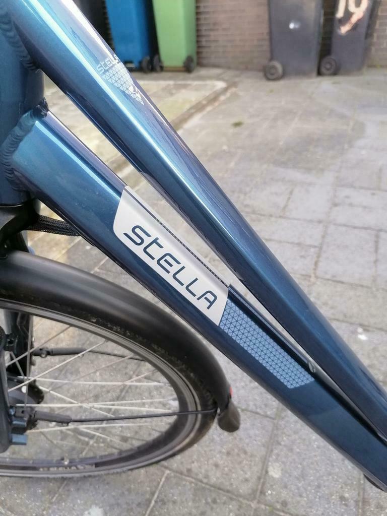 ≥ STELLA MODENA 2 JAAR OUD MET AANKOOPBON 49CM FRAMEMAAT — Elektrische  fietsen — Marktplaats