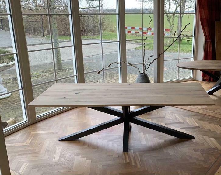 Ovalen eikentafel, boomstam tafels, matrix poot, eettafel, Huis en Inrichting, Tafels | Eettafels, Rond, Eikenhout, Ophalen of Verzenden