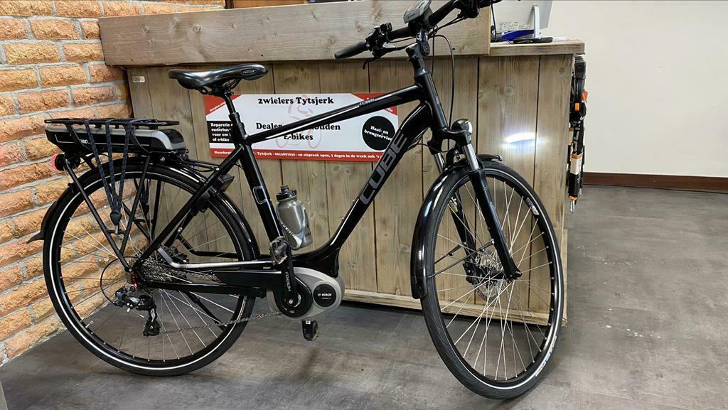 ≥ Dealer onderhouden e-Bike's OOK IN DE AVOND UREN OPEN — Elektrische  fietsen — Marktplaats