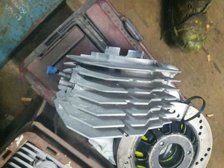 Honda MB80/MT80 KAPOTTE Athena 57mm 125cc gezocht!!!, Fietsen en Brommers, Brommeronderdelen | Algemeen, Gebruikt, Ophalen of Verzenden