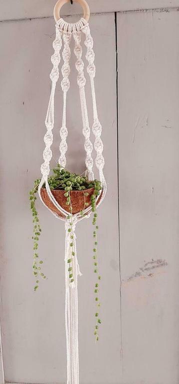 Macrame plantenhanger crème  beschikbaar voor biedingen