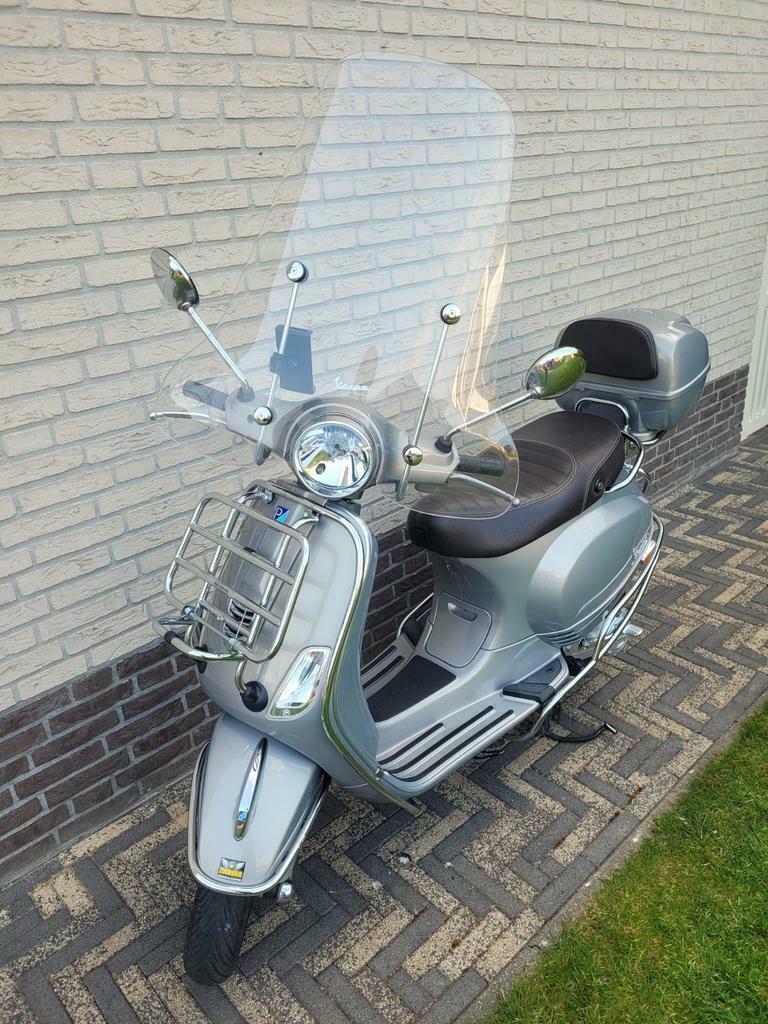 ≥ Hele mooie Vespa LX 50 touring met veel opties (full option) — Scooters |  Vespa — Marktplaats