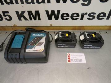Makita DC18RC Accu snellader en 2x makita 18v 5.0ah accus  beschikbaar voor biedingen