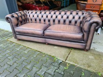 Kwaliteits Chesterfield showroombank én GRATIS BEZORGD  beschikbaar voor biedingen