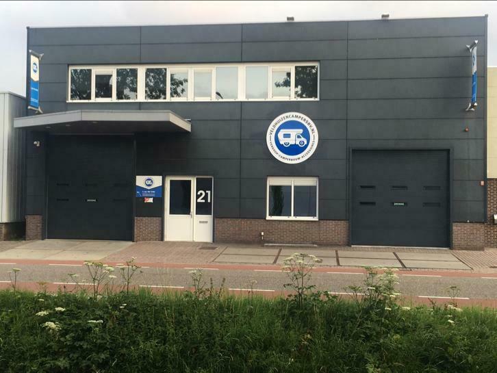 * Verkoop diverse merken Buscampers 540-600-640 IJsselstein, Caravans en Kamperen, Campers, Particulier, tot en met 4, Buscamper of Camperbus