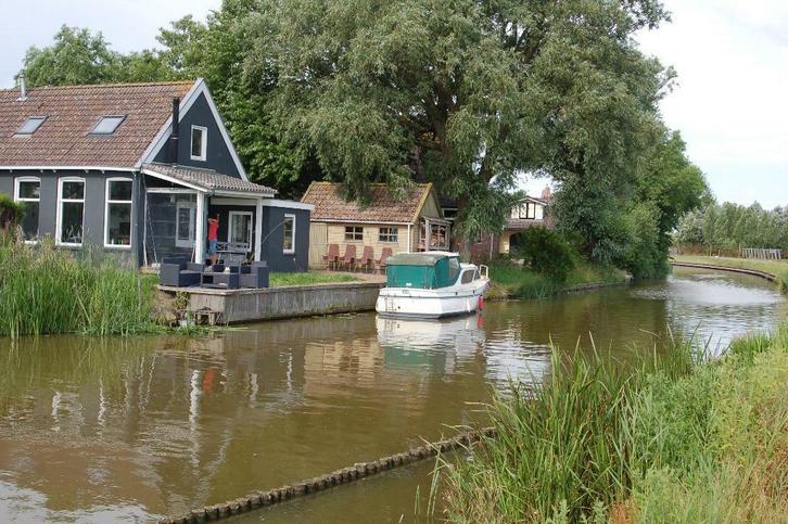 Huisje in Friesland aan vaarwater, honden welkom., Vakantie, Vakantiehuizen | Nederland, Friesland, Boerderij of Cottage, Dorp