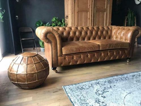 Nieuwe Chesterfield bank. 3 zits. 100% rundleer. Handgemaakt, Huis en Inrichting, Banken | Bankstellen, Nieuw, Rechte bank, Driepersoons