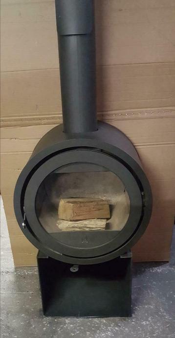 Demo model Dik Geurts Odin Wall. Houtkachel beschikbaar voor biedingen