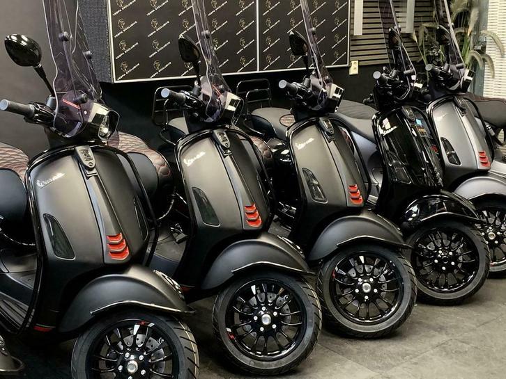 VESPA SPRINT S MAT ZWART 2025 Direct leverbaar SNOR/BROM, Fietsen en Brommers, Snorfietsen en Snorscooters, Nieuw, Vespa, Ophalen of Verzenden