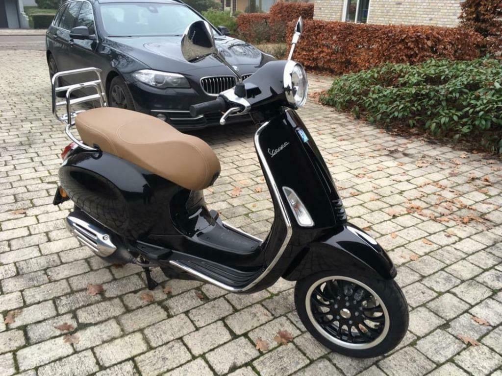 ≥ Vespa Primavera 45, 4T - in perfecte staat, incl. 2 helmen — Scooters |  Vespa — Marktplaats