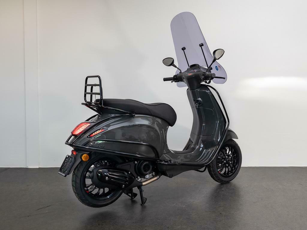 ≥ Vespa Sprint Ferrari Grey NIEUW 0 KM CUSTOM — Snorfietsen en Snorscooters  — Marktplaats