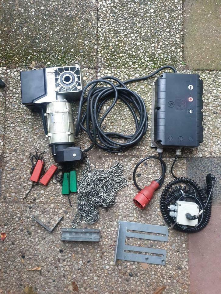 Gfa motor Overheaddeur roldeur garagedeur ts970, Doe-het-zelf en Verbouw, Deuren en Horren, Zo goed als nieuw, Garagedeur, 215 cm of meer