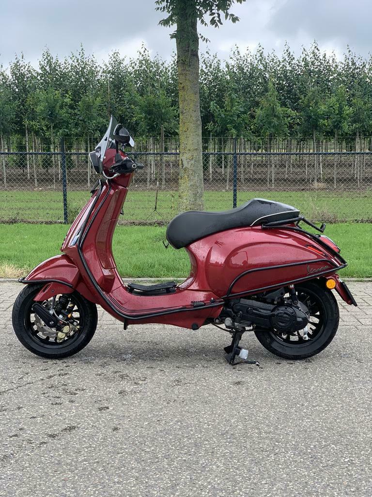 ≥ Vespa Sprint 80cc 4v 2016 Full Option Zelioni Akrapovic — Scooters | Vespa  — Marktplaats