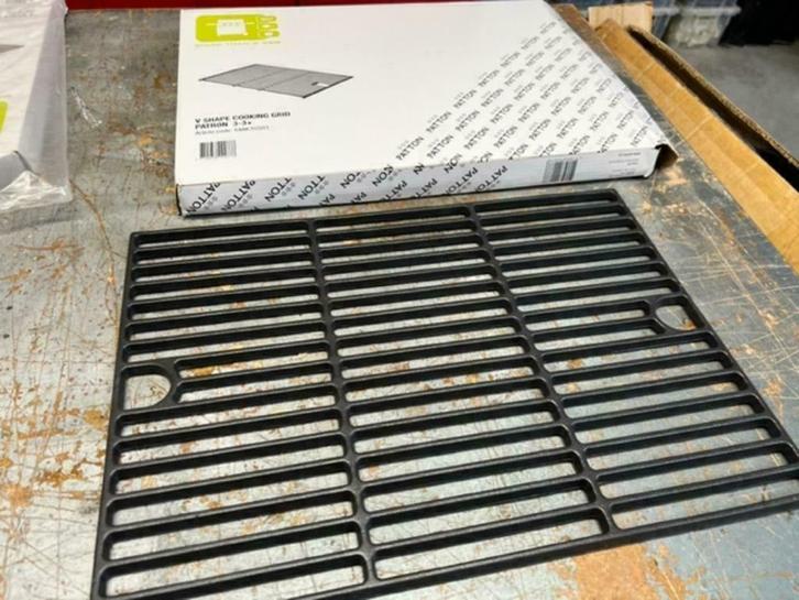 Nieuw V shape cooking grid 315 x 435 mm Patton Iron, Tuin en Terras, Gasbarbecues, Nieuw, Ophalen of Verzenden