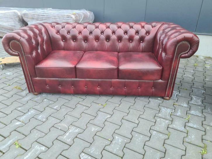 Nieuwe Chesterfield bank antiek rood + GRATIS BEZORGD, Huis en Inrichting, Banken | Bankstellen, Nieuw, Rechte bank, Leer, Ophalen of Verzenden