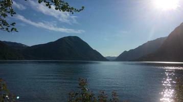 Chalet met grote veranda direct aan Luganomeer Italië