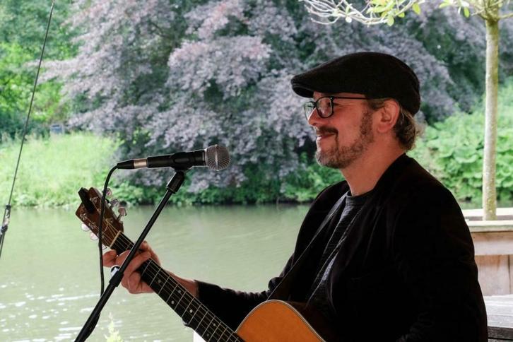 Gitaarleraar Sander Thuss Gitaarles Zevenaar/Liemers, Diensten en Vakmensen, Muziekles en Zangles, Elektrische instrumenten, Snaarinstrumenten