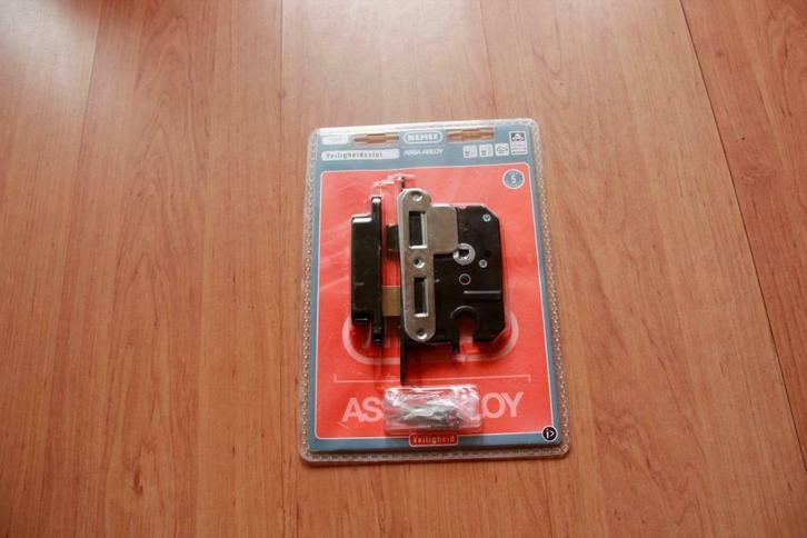 Te Koop: veiligheidssloten en veiligheidsbeslag, Doe-het-zelf en Verbouw, Overige Doe-het-zelf en Verbouw, Nieuw, Ophalen of Verzenden