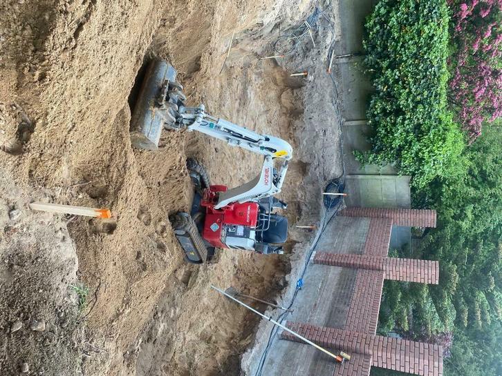 Minigraver met machinist, Diensten en Vakmensen, Tuinmannen en Stratenmakers, Bestrating, Garantie