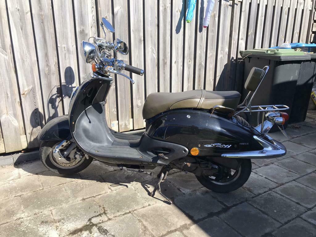 ≥ Retro grande fosti snor scooter + scooter — Snorfietsen en Snorscooters —  Marktplaats