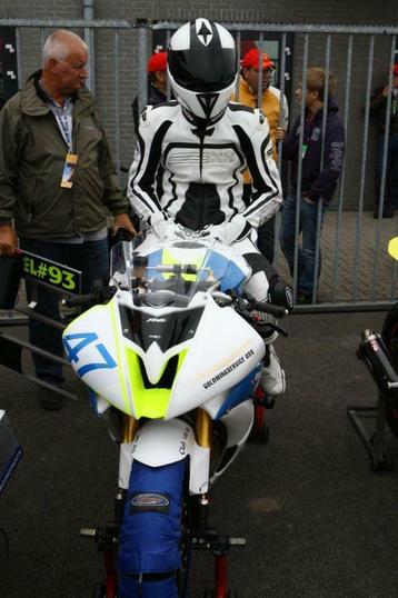 Yamaha R6 RJ15 onderdelen vanaf bouwjaar 2008 beschikbaar voor biedingen