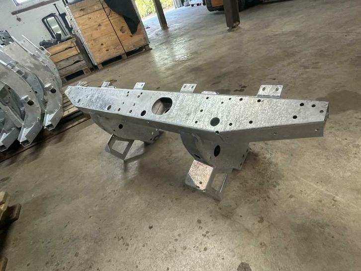 Land Rover defender 90 / 110 achterbalk / crossmember, Auto-onderdelen, Ophanging en Onderstel, Land Rover, Nieuw, Ophalen of Verzenden