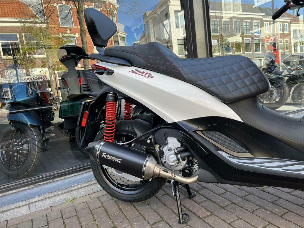 ≥ AKRAPOVIC UITLAAT PIAGGIO MP3 300 HPE EURO 5! OP\u003dOP! — Accessoires |  Overige — Marktplaats