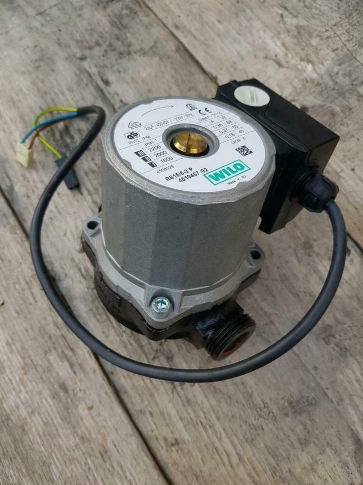 Intergas pomp Wilo Para 15-130 /6 PWM (HRE vanaf aug-2015 Intergas pomp Wilo Para 15-130 /6 PWM (HRE vanaf aug-2015