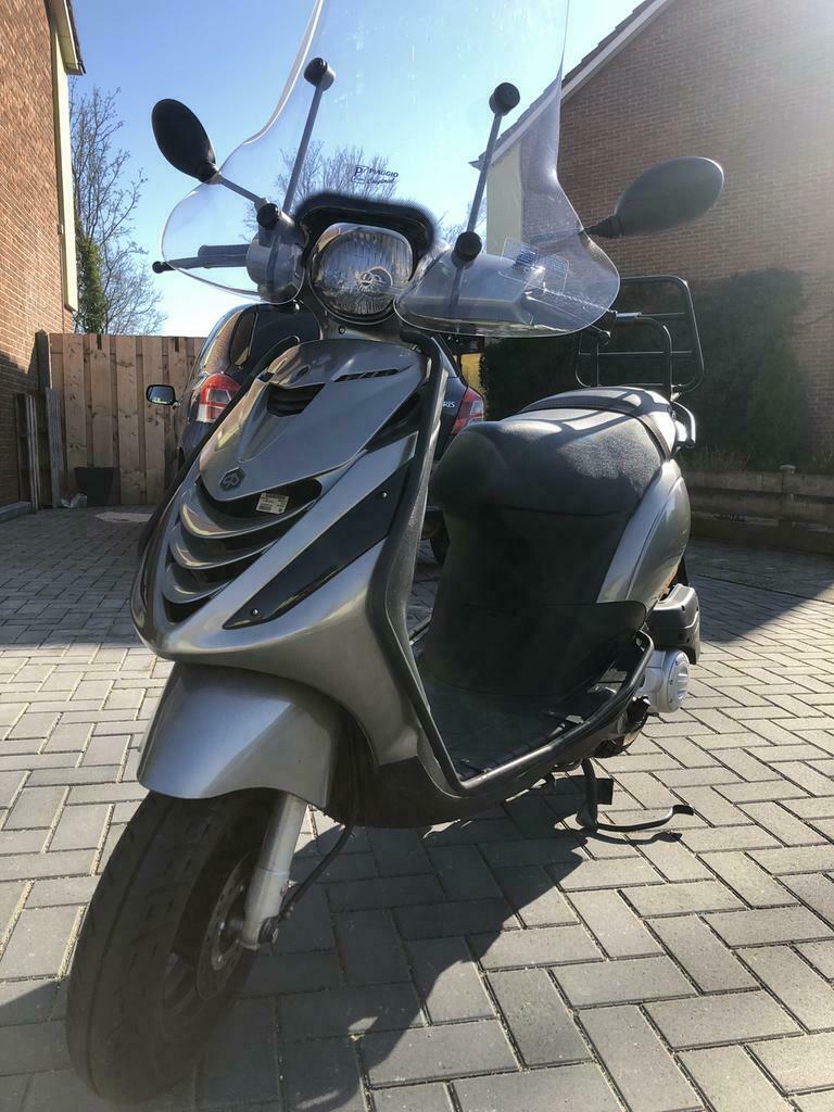 ≥ Piaggio • Zip SP Custom Full Option Porsche Agaat Grijs — Scooters |  Piaggio — Marktplaats